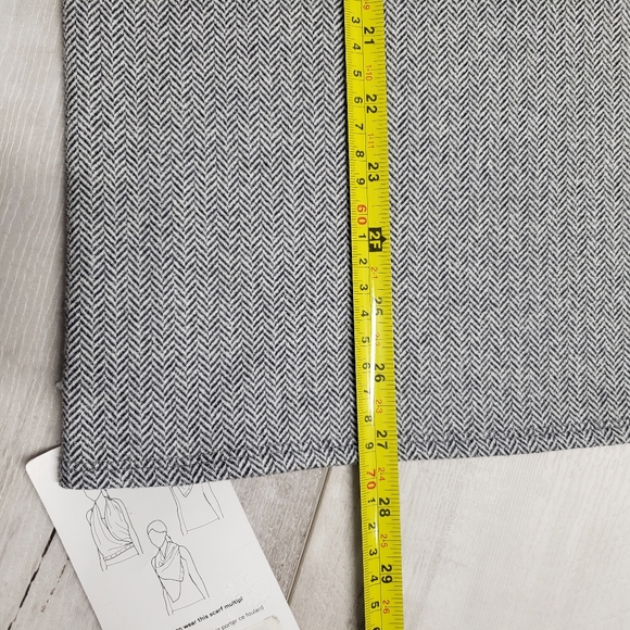 Lululemon Vinyasa Scarf Heather Herringbone Ghost Gray Wrap - Picture 5 of 11